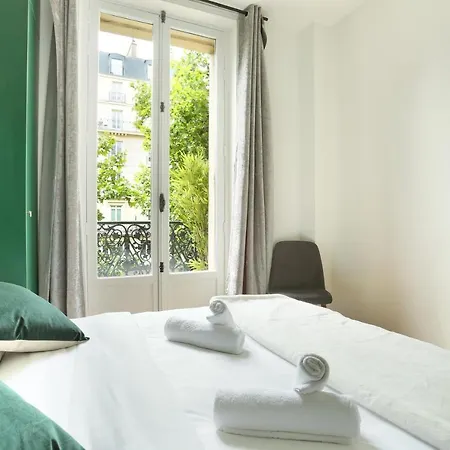 Apartment Center Of Paris By Studio Prestige Exterior photo
