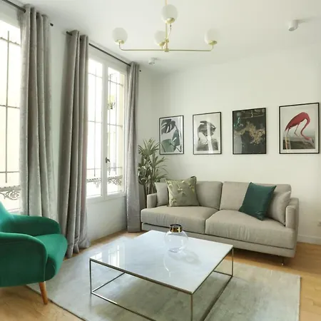 Apartment Center Of Paris By Studio Prestige Exterior photo